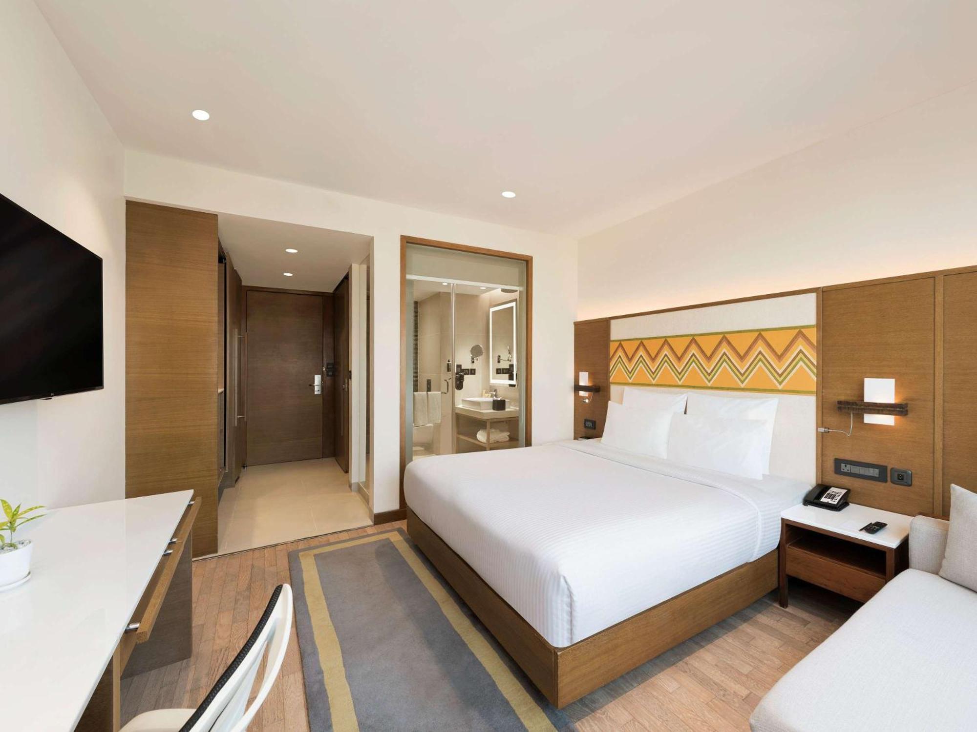 Novotel Guwahati Gs Road Exterior photo